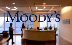 Долгосрочный кредитный рейтинг США понизило Moody's