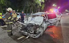 Жуткое лобовое столкновение в Алматы: один человек погиб, двое пострадали