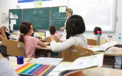 Повысить проходной балл и ввести дополнительные испытания на педагогические специальности предлагает депутат