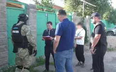 Задержание иностранца с помощью КНБ и спецназа показали в полиции Алматы