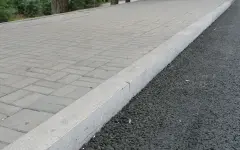 Строительство BRT в Алматы: почему заменят только поврежденные бордюры