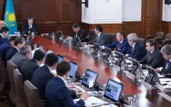 Бектенов поручил усилить поддержку ВИЭ-проектов