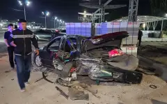 Два автомобиля врезались в строящуюся остановку в Алматы