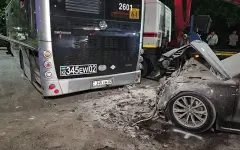 Четыре человека пострадали в жуткой аварии с участием автобуса в Алматы