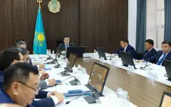 Развитие южных регионов обсудил Бозумбаев с акимами областей и Шымкента в Таразе