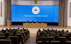 Премьер представил активу города акима Алматы