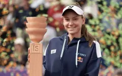 Елена Рыбакина выиграла турнир WTA 500 во Франции