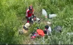 В Талгаре девушка упала с квадроциклом в обрыв — видео