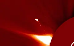 Гигантский объект был замечен над поверхностью Солнца