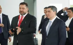 Олжас Бектенов в Алматы ознакомился с развитием цифровой торговли на примере инфраструктуры Kaspi.kz