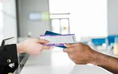 Иностранцев будут впускать в Россию по QR-коду