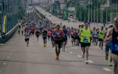 Норм или стрем? В Сети спорят из-за мусора после марафона в Астане