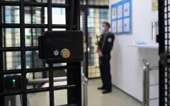 Пьяного мужчину с пистолетом и патронами задержали в Актау