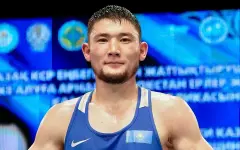 Казахстанский боксер вышел в полуфинал топ-турнира, несмотря на травму