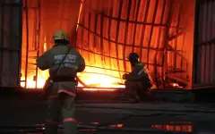 Двухэтажный коттедж сгорел дотла в Алматы: площадь пожара составила 600 кв.м.