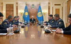 Президент провел совещание с руководящим составом Минобороны