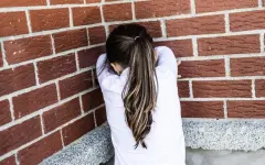 12-летнюю девочку жестоко избили сверстники в Усть-Каменогорске: возбуждено дело