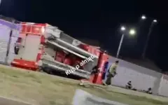 Пожарная машина перевернулась в Алматы по пути на вызов