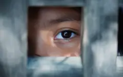 «Отмечала отпуск, оставив детей одних дома»: полиция оштрафовала жительницу Павлодара