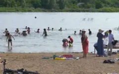 Жителям столицы напомнили о правилах безопасности на воде