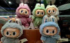 Монстры Labubu свели с ума казахстанских детей
