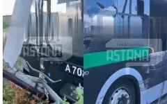 Автобус после удара с КамАЗом врезался в столб в Акмолинской области — видео