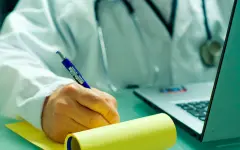 Токаев: соцподдержка медработников и повышение их статуса - одна из ключевых задач государства