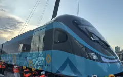 LRT в Астане: на одной из крупных станций поставили на рельсы второй состав