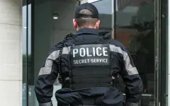 В Миннесоте стреляли в двух политиков-демократов, один из них убит. Нападавшего ищут, он выдавал себя за полицейского