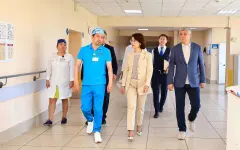 Это не просто хулиганский поступок – глава Минздрава навестила избитых врачей