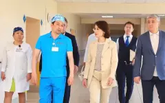 В Караганде министр здравоохранения посетила врачей, пострадавших от нападения