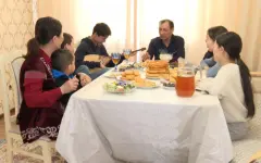 День отца отмечают в Казахстане