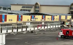 В Алматы зачистили парковки перед двумя крупными торговыми центрами
