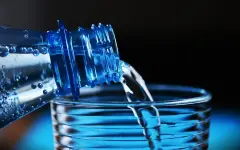 Дарующую мудрость воду продают в Китае за семь тысяч тенге