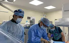 Китайские кардиологи провели уникальные операции в Казахстане