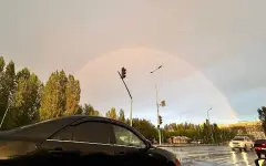 Жители Астаны заметили яркую радугу в небе после дождя