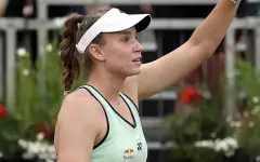 Рыбакина вышла в четвертьфинал турнира в Берлине и встретится с Соболенко