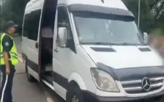В Алматы задержан пьяный водитель, перевозивший детей в лагерь
