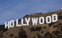 На продажу выставили дом вблизи легендарной надписи Hollywood в Лос-Анджелесе