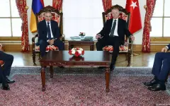 Президент Турции провел историческую встречу с премьером Армении