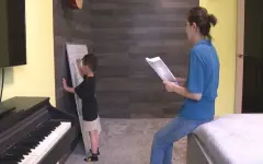 Вундеркинд из Алматы: 4-летний малыш выбирает калькулятор вместо игрушек