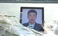 В Атырау почтили память погибшего полицейского Шалкара Акымгалиева