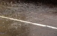 Мощный шторм обрушился на Париж