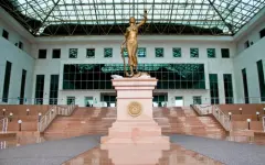 Двух судей Верховного суда освободили от должностей