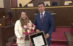 Лауреатов премии «Парламент сөзі» наградили в Мажилисе