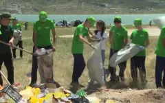 Около 3 тонн мусора собрали в ходе субботника на озере в ВКО