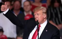 Сенат отклонил резолюцию, ограничивающую полномочия Трампа по ударам в Иране