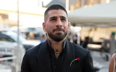 Топурия нокаутировал Оливейру и стал чемпионом UFC в легком весе