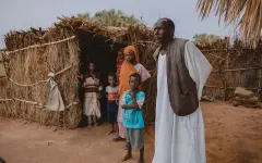 Доведенные до голода, жители Судана едят сорняки и растения