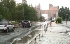Грозы, град и ветер ожидаются в Казахстане